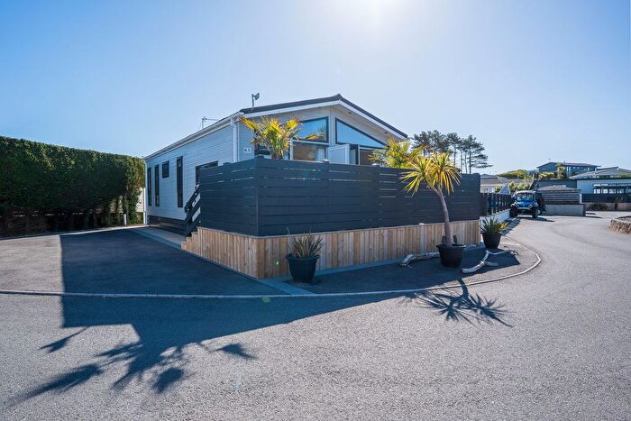 3 Bedroom Mobile/park Home For Sale In Abersoch, Pwllheli, LL53