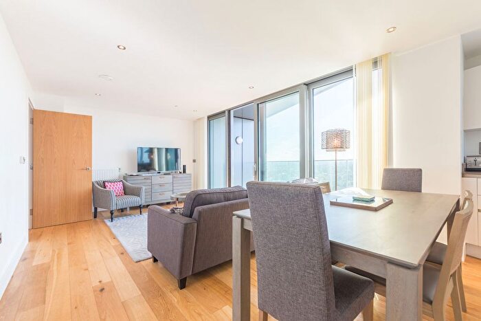 2 Bedroom Flat To Rent In Uxbridge Road, Ealing Broadway, W5