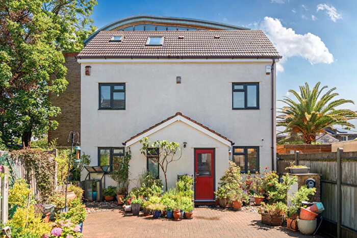 4 Bedroom House For Sale In Costa Street, London, SE15