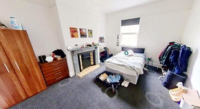 8 Bedroom Property To Rent In Hyde Park Terrace, Woodhouse, Leeds, LS6