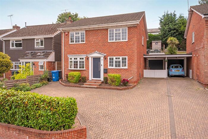 4 Bedroom Detached House For Sale In Lower Village Road, Sunninghill, SL5