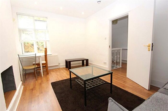 1 Bedroom Flat To Rent In Lascotts Road, Wood Green, London, N22