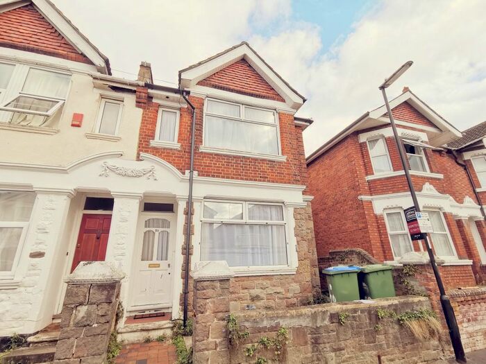 5 Bedroom End Of Terrace House To Rent In Harborough Road, Southampton, SO15