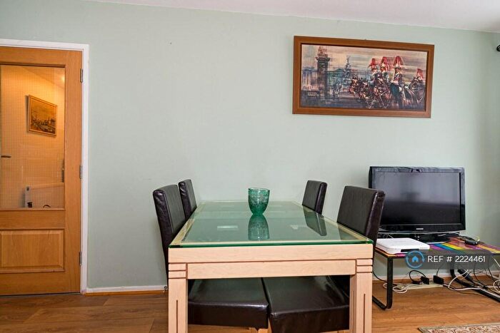 3 Bedroom Flat To Rent In Park Road High Barnet, High Barnet, Barnet, EN5