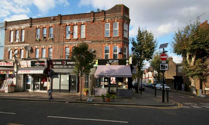 Studio To Rent In Park Parade, Harlesden, London, NW10