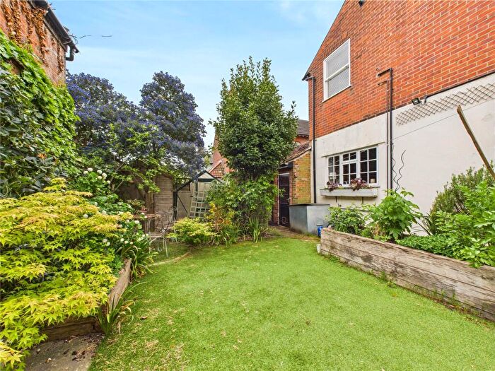 4 Bedroom Detached House For Sale In Rawstorn Road, Colchester, Essex, CO3