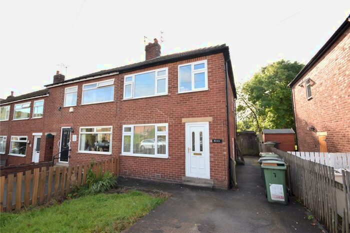 3 Bedroom Terraced House To Rent In Springfield Close, Horsforth, Leeds, LS18