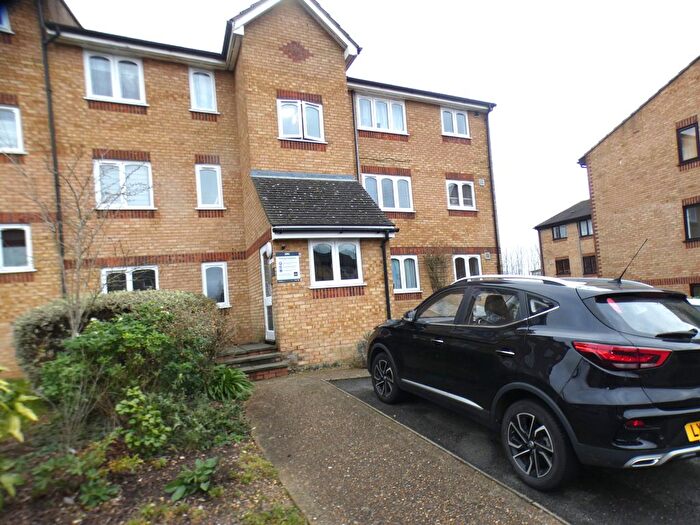 Studio For Sale In Sandown Road, Watford, WD24