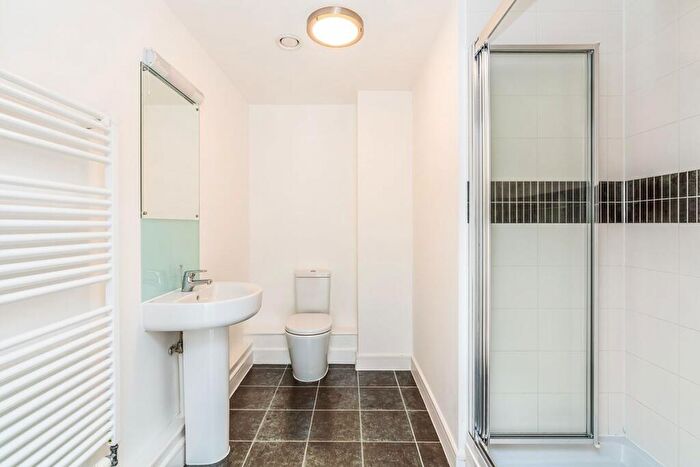 2 Bedroom Apartment To Rent In Sapphire Court, Ocean Village, SO14