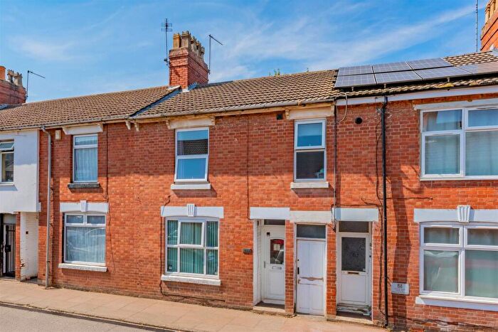 3 Bedroom Terraced House For Sale In - Regent Street, Kettering, NN16