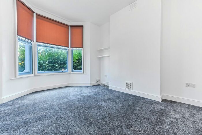 1 Bedroom Flat To Rent In Ravenslea Road, Balham, SW12