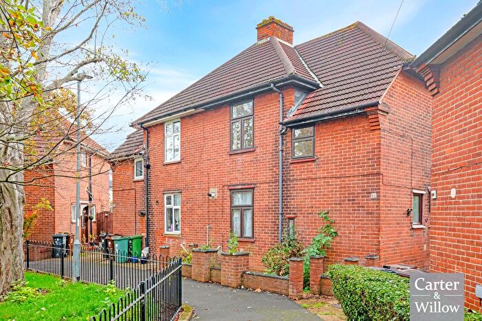 3 Bedroom Semi-Detached House To Rent In Groveway, Dagenham, RM8