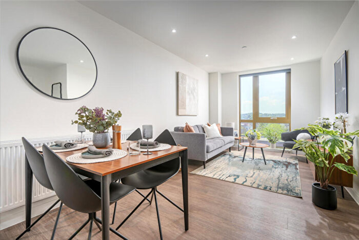 2 Bedroom Apartment To Rent In Weldale Street, Reading, Berkshire, RG1