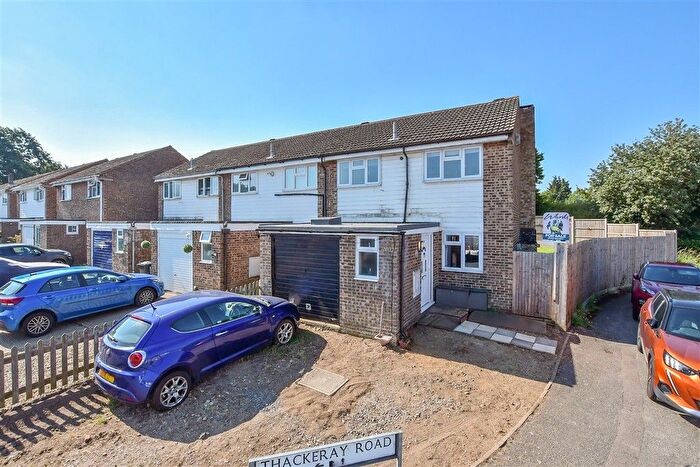 3 Bedroom End Of Terrace House For Sale In Thackeray Road, Larkfield, Aylesford, Kent, ME20