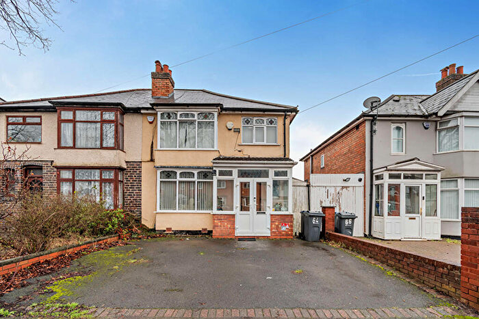 3 Bedroom Semi Detached House For Sale In Baldwins Lane, Birmingham, B28
