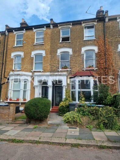 2 Bedroom Apartment To Rent In Scarborough Road, Finsbury Park, N4
