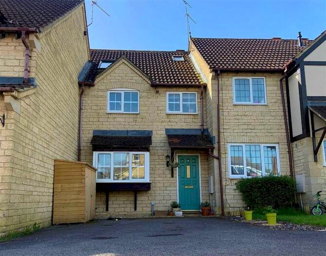 3 Bedroom Property To Rent In Sedgefield Way, Chippenham SN14