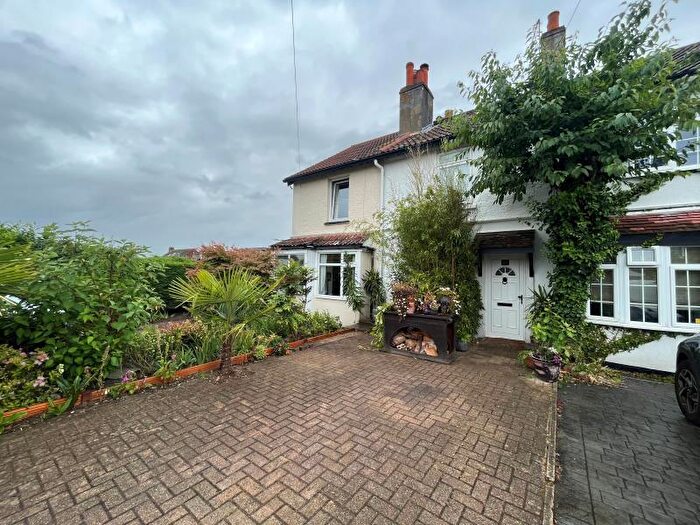 3 Bedroom Terraced House To Rent In Hersham, Surrey, KT12