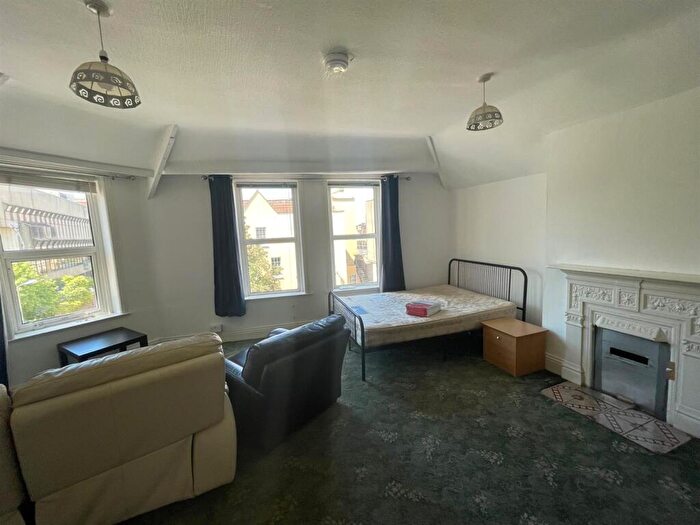 4 Bedroom Flat To Rent In St. Michaels Hill, Bristol, BS2