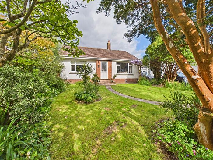 2 Bedroom Detached Bungalow For Sale In Poundfield Close, Stratton, EX23