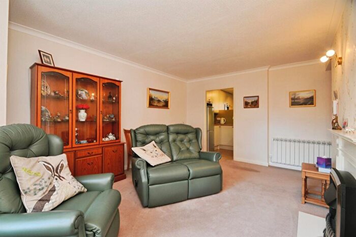 2 Bedroom Flat For Sale In East Park Road, Harrogate, HG1