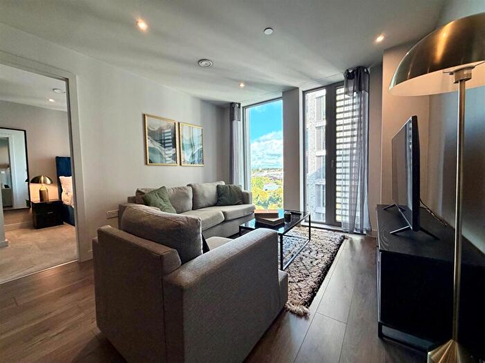 2 Bedroom Apartment To Rent In Embankment Exchange, Greengate, Salford, M3