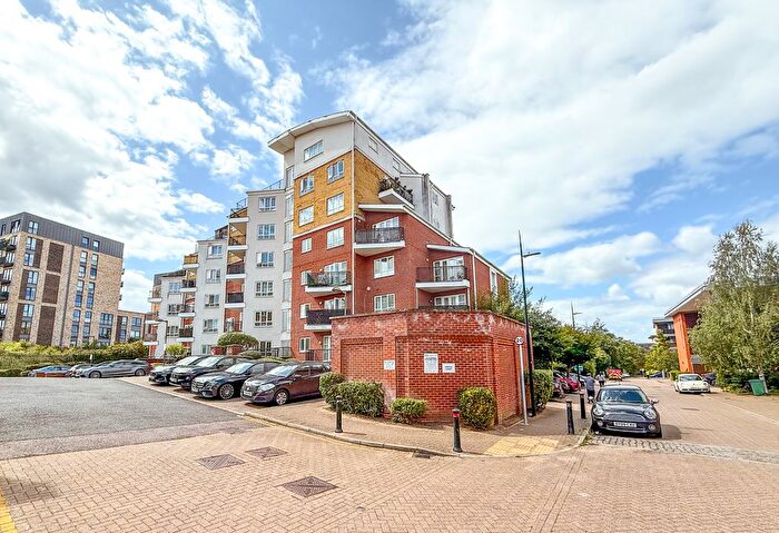 2 Bedroom Flat To Rent In Omega Court, The Gateway, Whippendell Rd, Watford, WD18