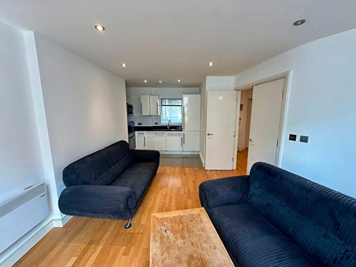 2 Bedroom Flat To Rent In Bedford Chambers, Leeds, LS1
