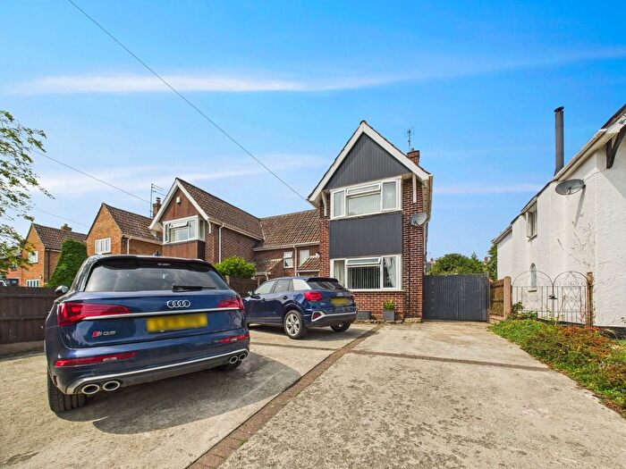 4 Bedroom Semi-detached House For Sale In Hempsted Lane, Gloucester, Gloucestershire, GL2