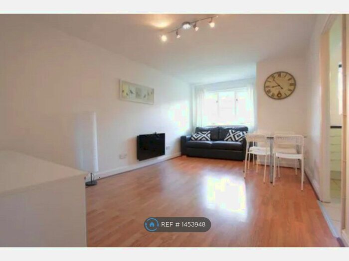 1 Bedroom Flat To Rent In Offers Court, London, KT1
