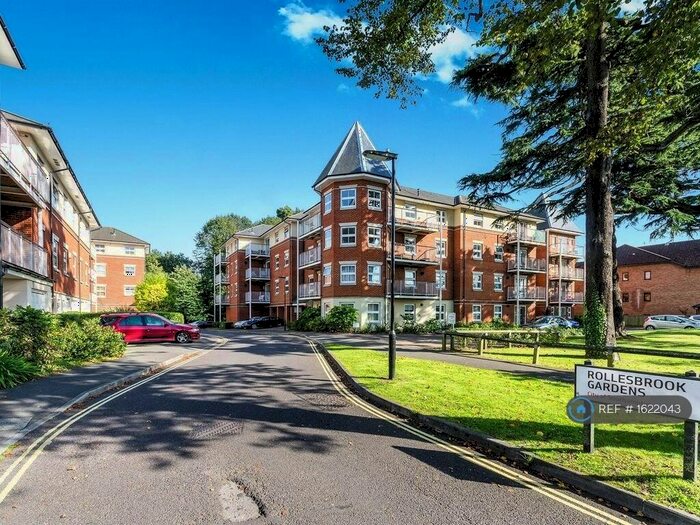 2 Bedroom Flat To Rent In Rollesbrook Gardens, Southampton, SO15