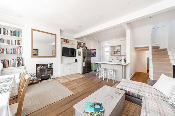 3 Bedroom Apartment For Sale In Chamberlayne Road, Kensal Rise, NW10