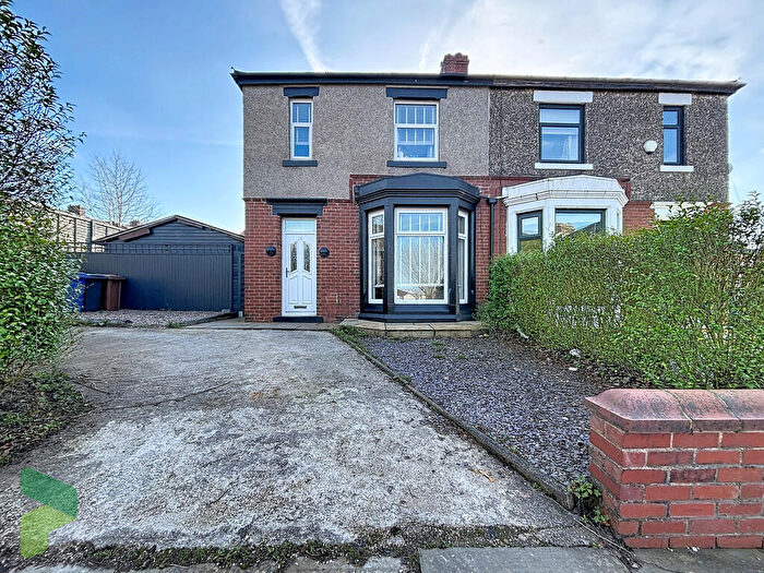 3 Bedroom Semi Detached House For Sale In Beech Avenue, Darwen, BB3