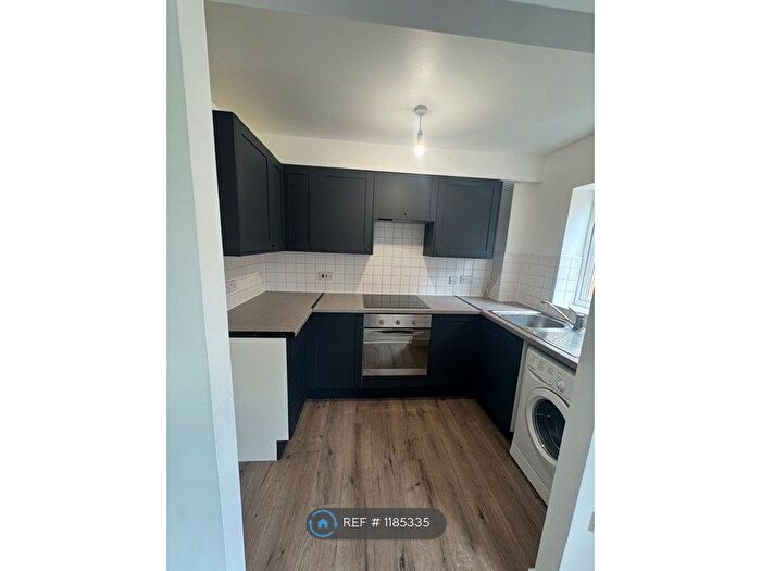 2 Bedroom Flat To Rent In Yoxford Court, Chadwell Heath, Romford, RM6