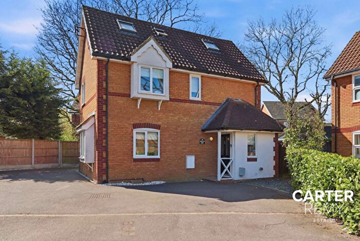 5 Bedroom Detached House For Sale In Hill Top Rise, Langdon Hills, SS16