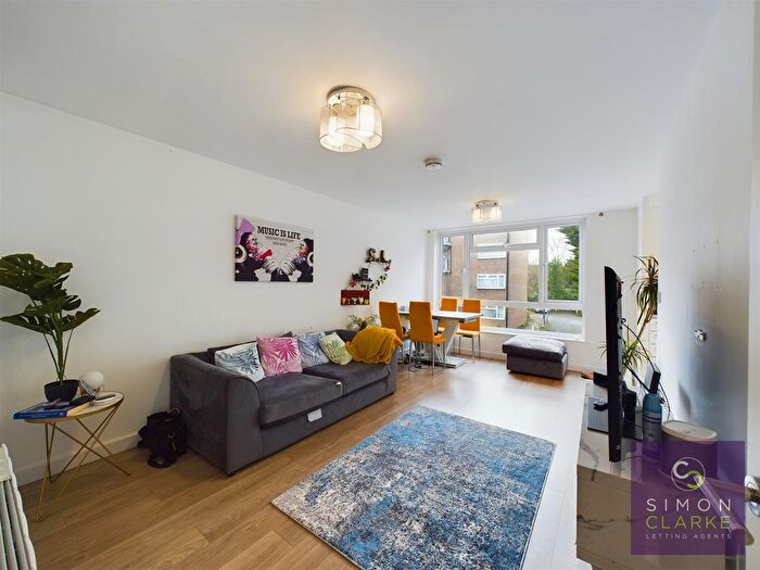 1 Bedroom Flat To Rent In High Street, Elstree, WD6