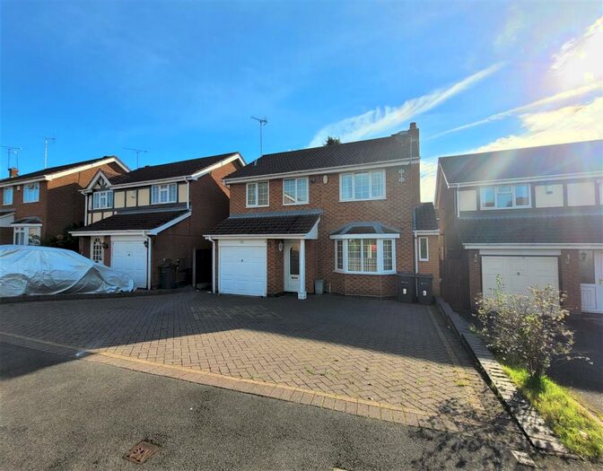 4 Bedroom Detached House To Rent In Cheadle Drive, New Oscott. Sutton Coldfield ., B23