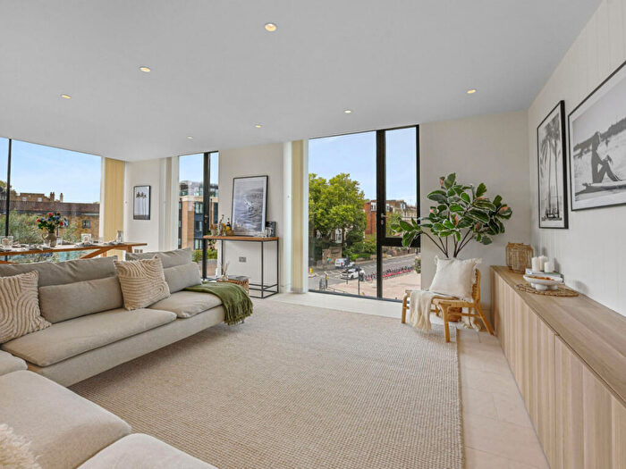 3 Bedroom Apartment To Rent In Oval Road, London, NW1