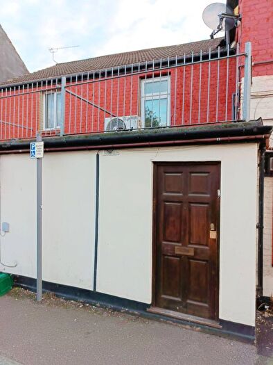 3 Bedroom Terraced House To Rent In Bridge Road, Grays, Essex, RM17