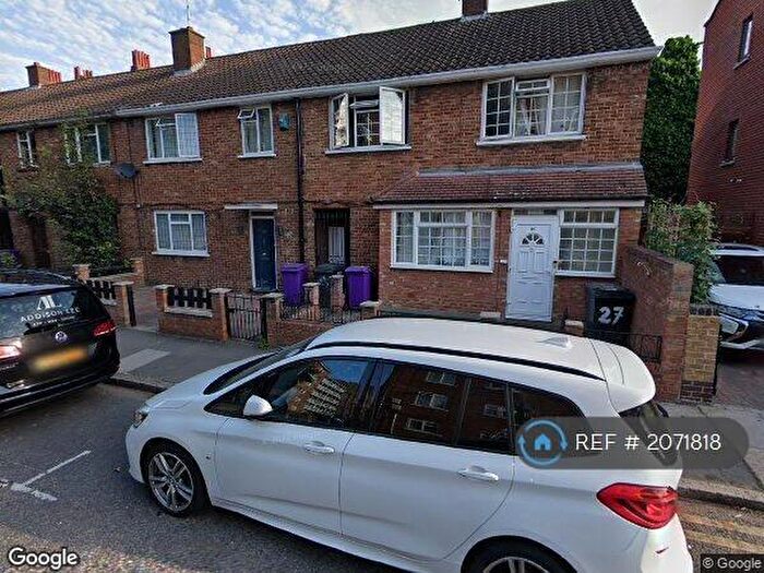 5 Bedroom End Of Terrace House To Rent In Callaghan Cottages, Stepney Green, E1
