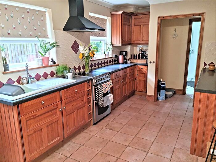 4 Bedroom Semi Detached House To Rent In Colvile Road, Wisbech, PE13