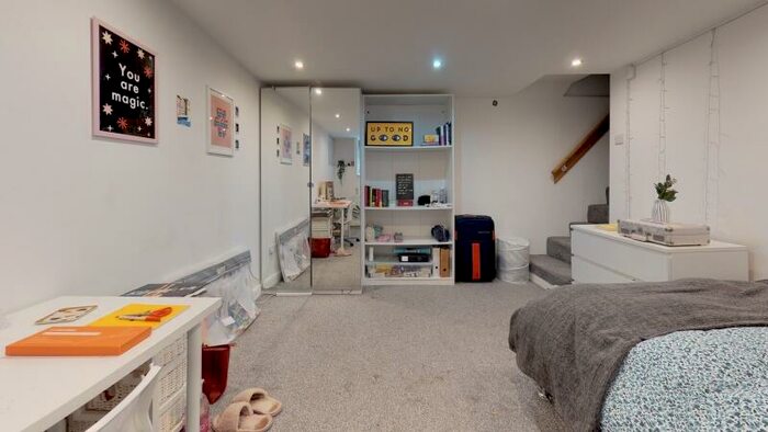 3 Bedroom Terraced House To Rent In Pennington Terrace, Woodhouse, Leeds, LS6