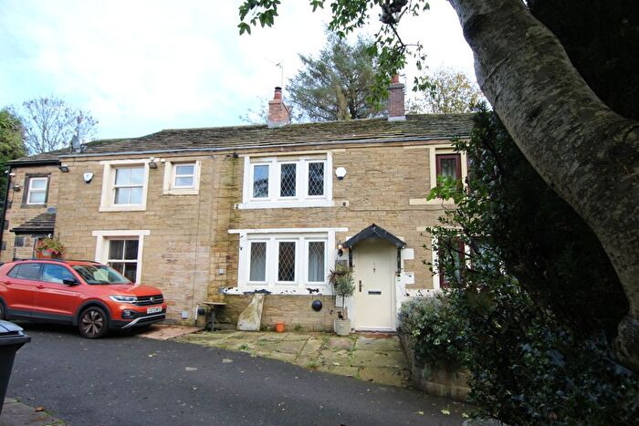 2 Bedroom Cottage To Rent In Clough, Shaw, Oldham, OL2