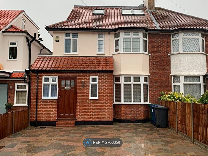 4 Bedroom Semi Detached House To Rent In Stanway Gardens, Edgware, HA8