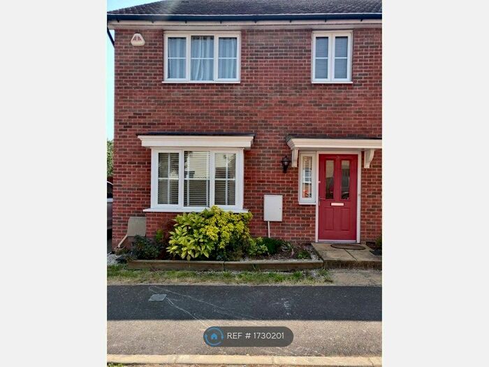 4 Bedroom Semi-Detached House To Rent In Oldmead Close, Harold Wood, Romford, RM3