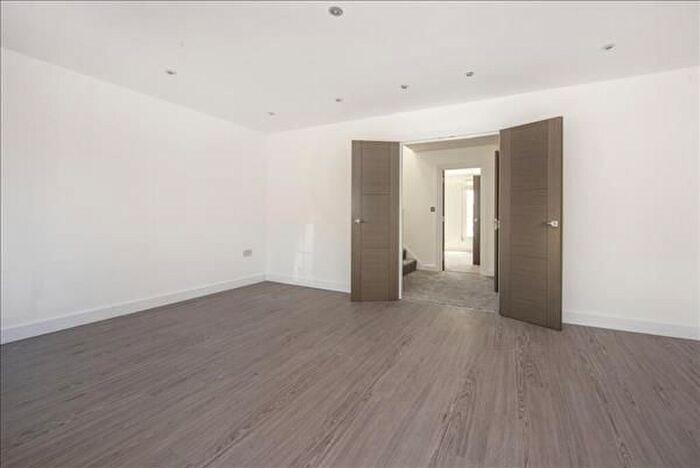 5 Bedroom End Of Terrace House To Rent In Newstead Way, London, SW19