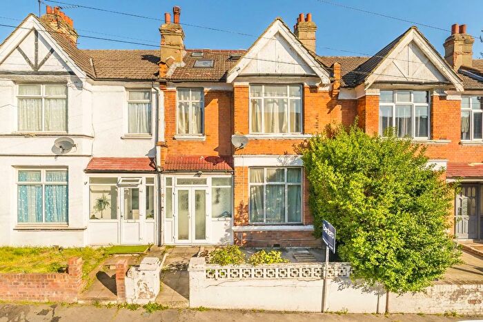 5 Bedroom Property For Sale In Roche Road, London, SW16