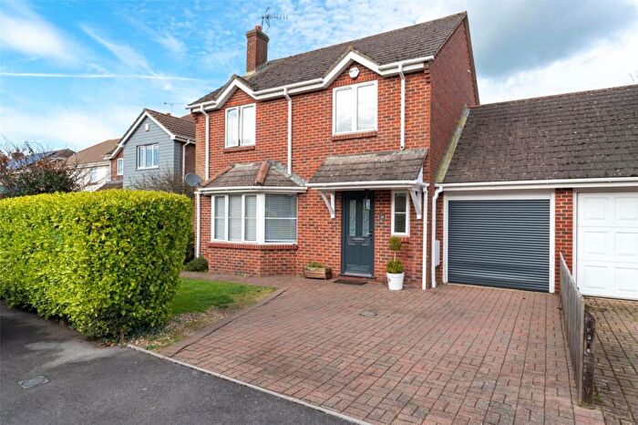 3 Bedroom Link Detached House For Sale In Railway Drive, Sturminster Marshall, Wimborne, Dorset, BH21
