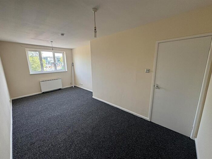 2 Bedroom Flat To Rent In Berisford Court, Cinderford, GL14
