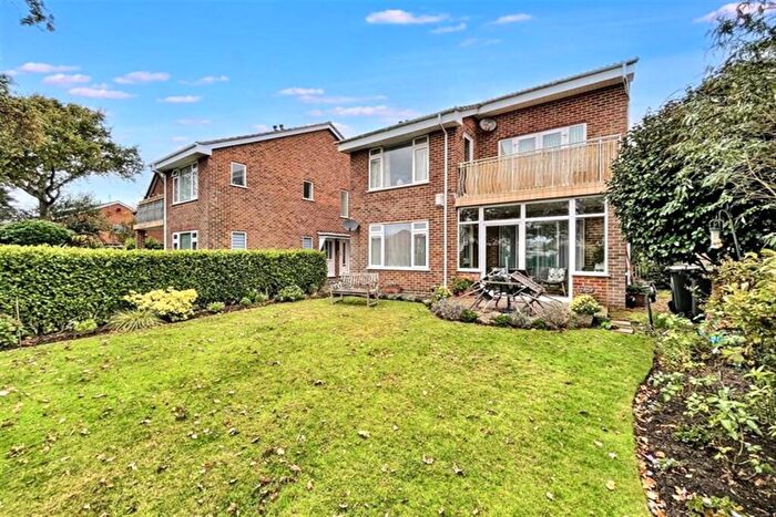 2 Bedroom Flat For Sale In Southbourne, BH6